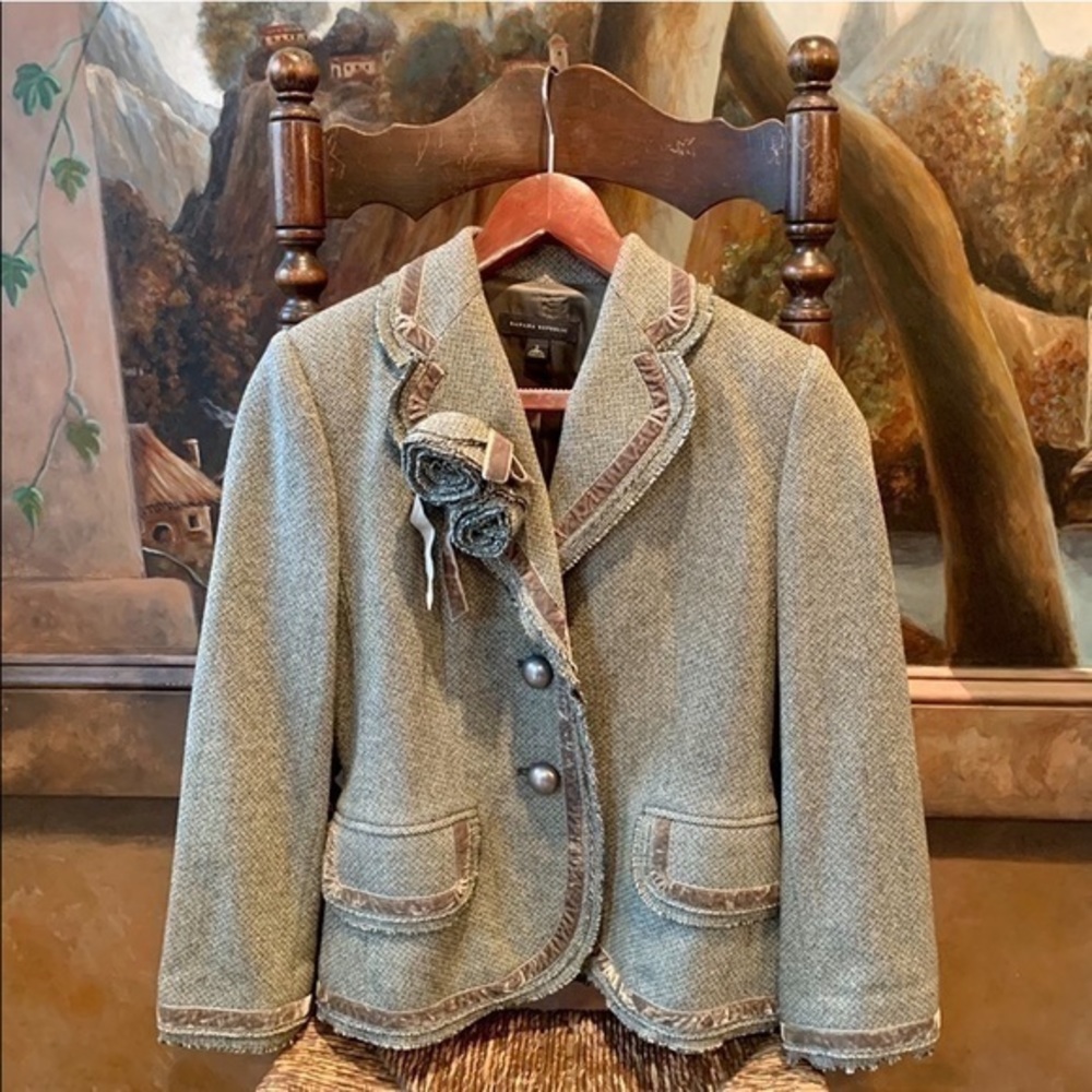 ✨🌟Banana Republic Olive Tweed Blazer w Flower🌺2✨